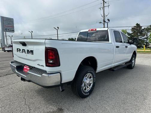 2025 RAM 2500 Tradesman Crew Cab 4x4 8' Box