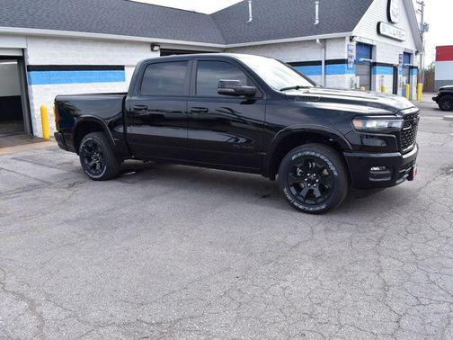 Diamond Black Crystal Pearlcoat 2026 RAM 1500 Big Horn/Lone Star