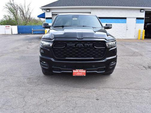 Diamond Black Crystal Pearlcoat 2026 RAM 1500 Big Horn/Lone Star