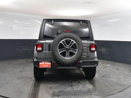 2023 Jeep Wrangler 4-Door Sahara 4x4
