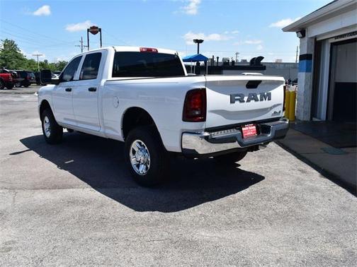 2025 RAM 2500 Tradesman Crew Cab 4x4 6'4' Box
