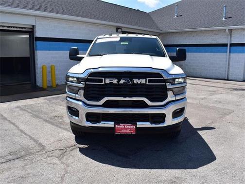 2025 RAM 2500 Tradesman Crew Cab 4x4 6'4' Box