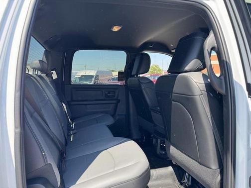 2025 RAM 2500 Tradesman Crew Cab 4x4 6'4' Box