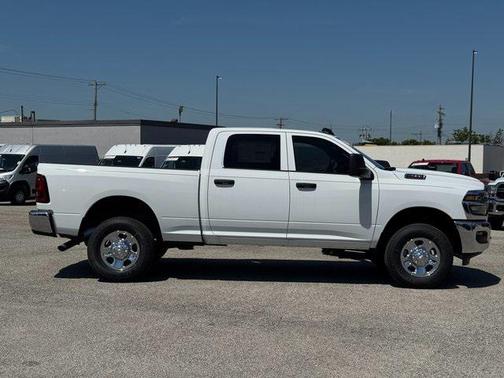 2025 RAM 2500 Tradesman Crew Cab 4x4 6'4' Box