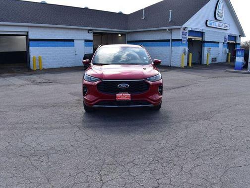 2023 Ford Escape ST-Line Elite