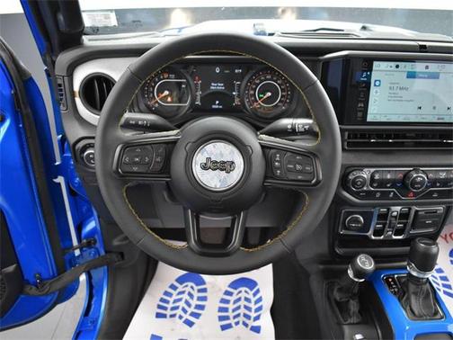 2024 Jeep Gladiator Sport S
