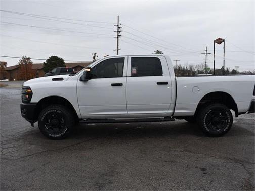 2026 RAM 2500 Tradesman Crew Cab 4x4 6'4' Box