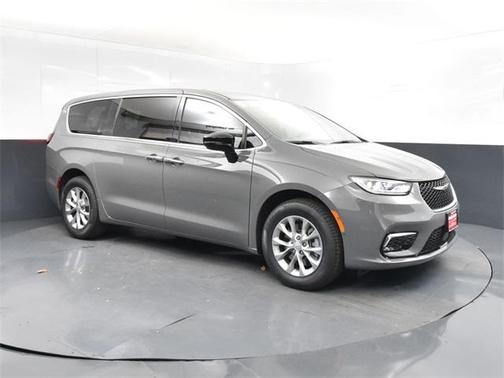 2025 Chrysler Pacifica L