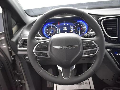 2025 Chrysler Pacifica L