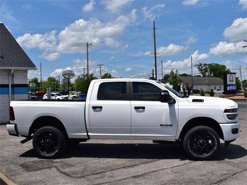 2025 RAM 2500 Big Horn Crew Cab 4x4 6'4' Box
