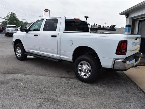 2025 RAM 2500 Tradesman Crew Cab 4x4 6'4' Box