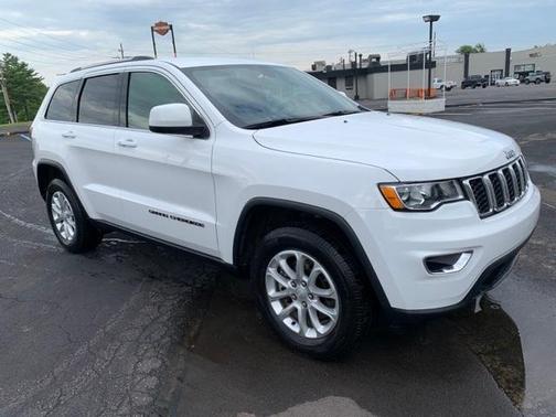 Photo 3 of 35 of 2021 Jeep Grand Cherokee Laredo