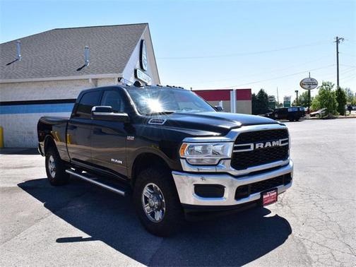 2020 RAM 2500 Tradesman Crew Cab 4X4 6'4' Box