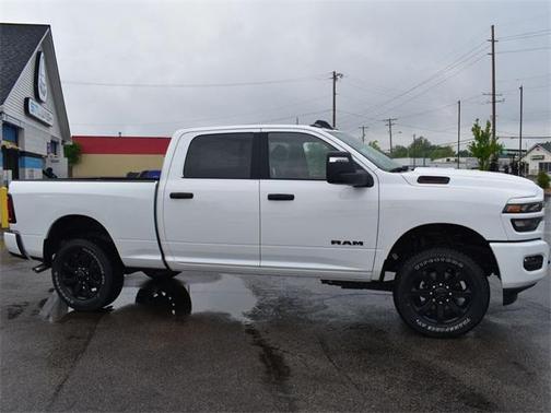 2025 RAM 2500 Big Horn Crew Cab 4x4 6'4' Box