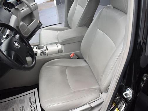 2012 Toyota Highlander SE