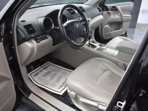 2012 Toyota Highlander SE