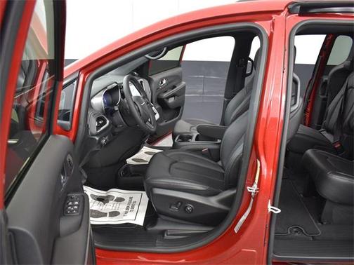 2026 Chrysler Pacifica L