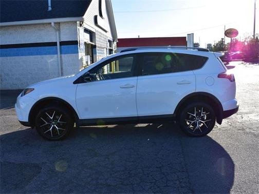 2018 Toyota RAV4 SE