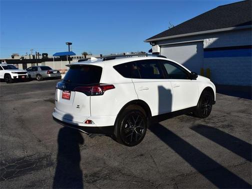 2018 Toyota RAV4 SE