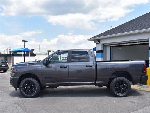 2025 RAM 2500 Big Horn Crew Cab 4x4 6'4' Box