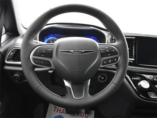2025 Chrysler Pacifica L
