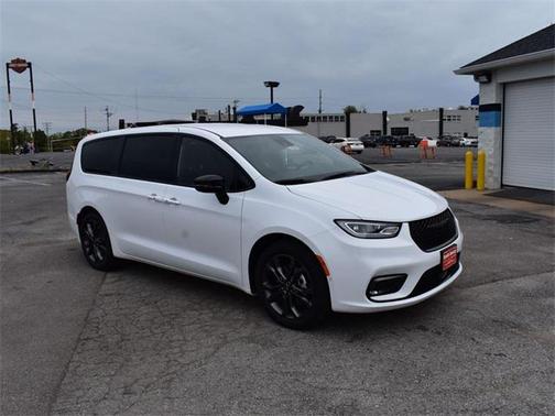 2026 Chrysler Pacifica L