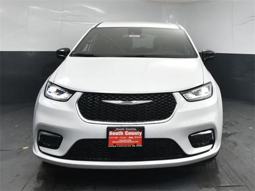 2026 Chrysler Pacifica L