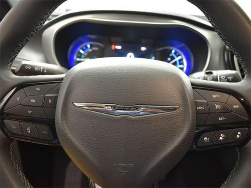 2022 Chrysler Pacifica Hybrid Touring L