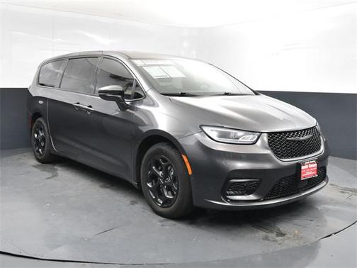 2022 Chrysler Pacifica Hybrid Touring L