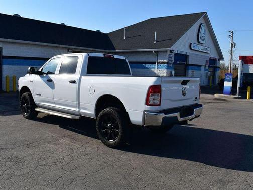 2022 RAM 2500 Tradesman Crew Cab 4x4 6'4' Box
