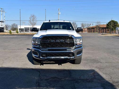 2022 RAM 2500 Tradesman Crew Cab 4x4 6'4' Box