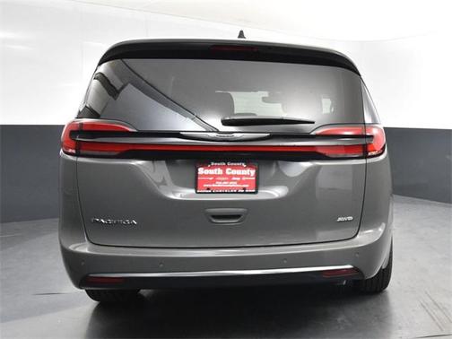 2025 Chrysler Pacifica L