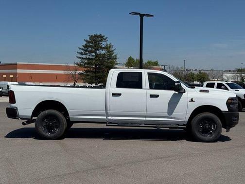 2025 RAM 3500 Tradesman Crew Cab 4x4 8' Box