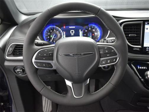 2025 Chrysler Pacifica L