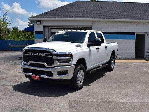 2025 RAM 2500 Tradesman Crew Cab 4x4 6'4' Box
