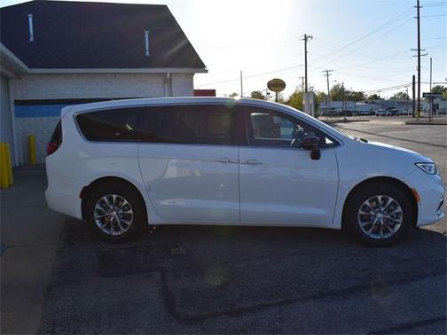 2026 Chrysler Pacifica L