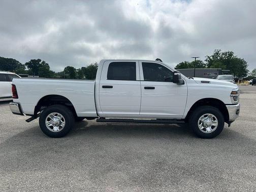 2025 RAM 2500 Tradesman Crew Cab 4x4 6'4' Box
