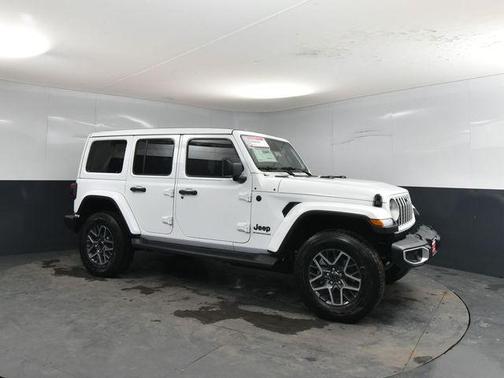 2026 Jeep Wrangler 4-Door Sahara 4x4