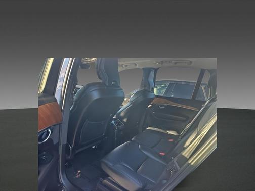 2023 Volvo XC90 Recharge Plug-In Hybrid T8 Plus Bright Theme 7 Passenger