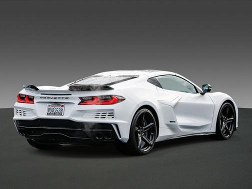 2025 Chevrolet Corvette E-Ray