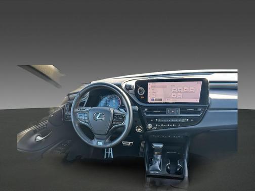 2024 Lexus ES 300h F SPORT Handling