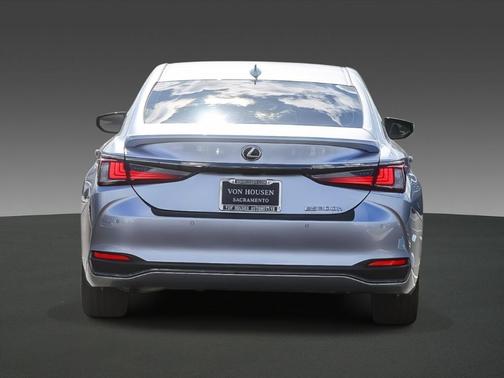 2024 Lexus ES 300h Luxury