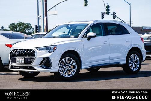 2023 Audi Q3 45 S line Premium