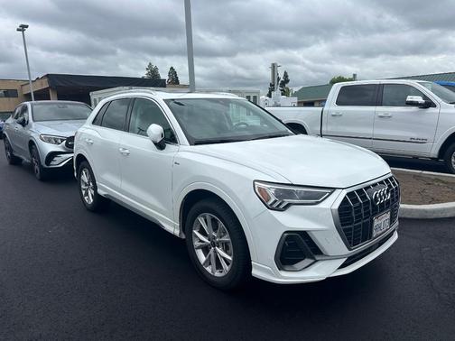 2023 Audi Q3 45 S line Premium