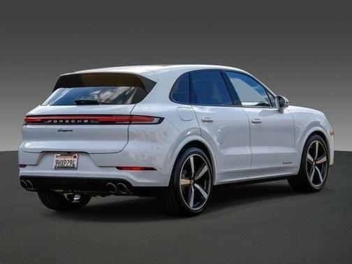 2024 Porsche Cayenne Base