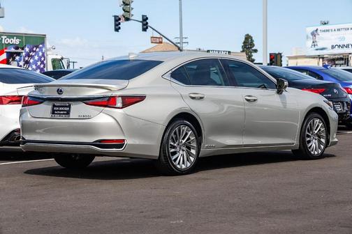 Beige Metallic 2021 Lexus ES 300h Luxury
