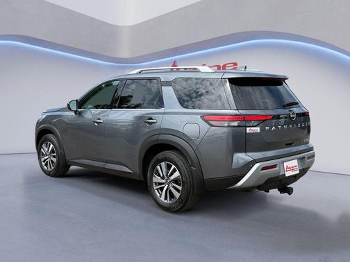 Gun Metallic 2024 Nissan Pathfinder SL 4WD