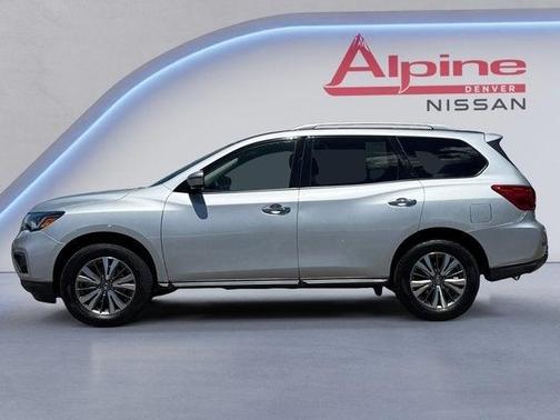 2020 Nissan Pathfinder SV