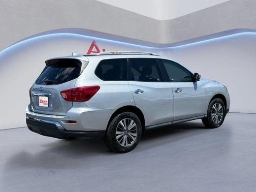 2020 Nissan Pathfinder SV