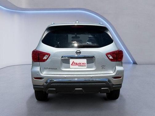 2020 Nissan Pathfinder SV